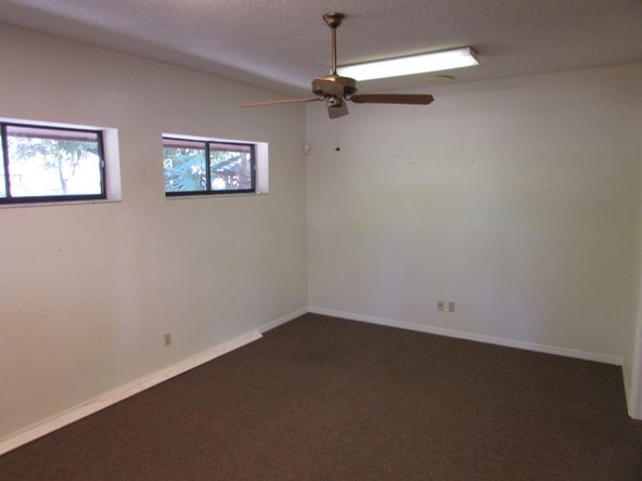 GREAT BUILDING TO BUY OR LEASE!: 1991 Hyde Park St, Sarasota, FL 34239